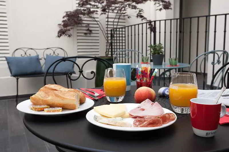 Des 3 Poussins 3* Parijs
