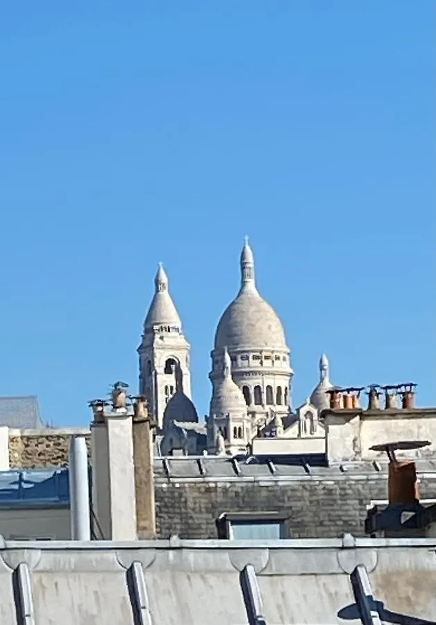 Des 3 Poussins Paris